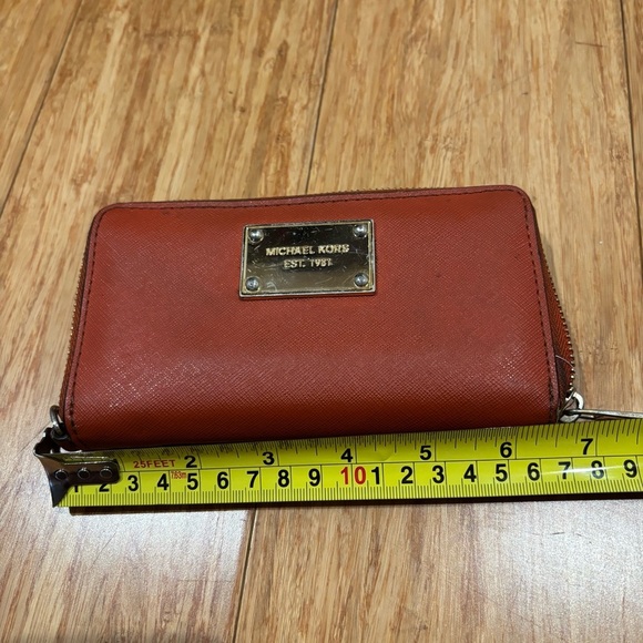 Michael Kors Red Medium Large Zip Wallet - Picture 3 of 9
